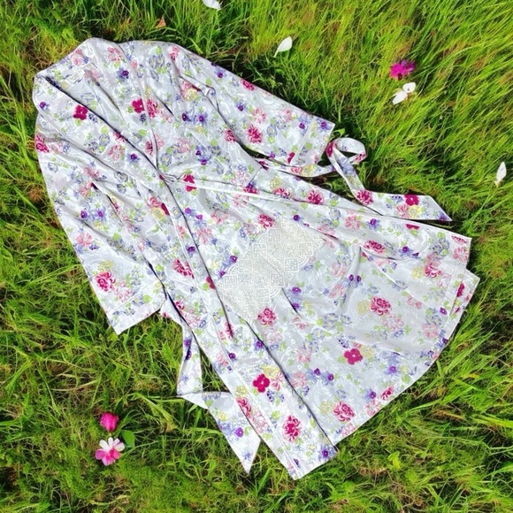 Victoria’s Secret great shape vintage gold label nighty robe matching set - Picture 3 of 15